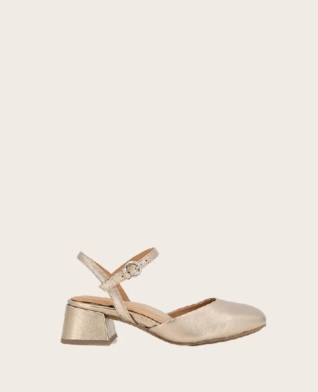 GENTLE SOULS - Lucinda Leather Closed Toe Strap Sandal