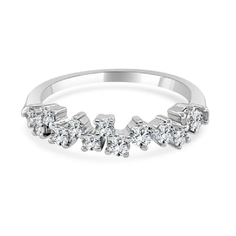 14k Round Diamond Cluster Band