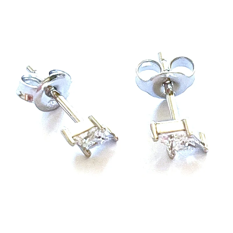 Diamond shape studs silver earring with white CZ